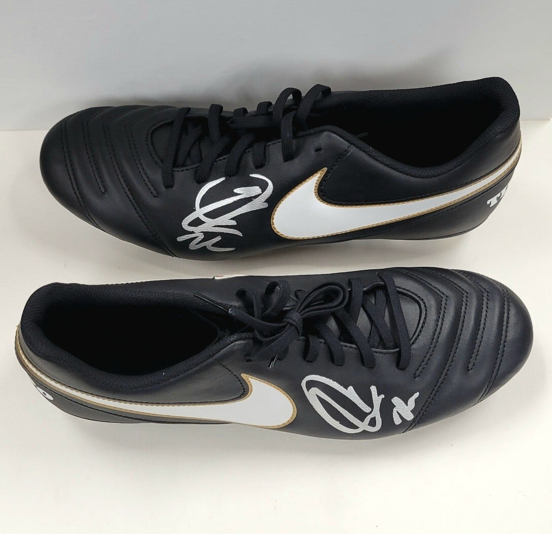 Zlatan Ibrahimovic Signed Nike Cleats Pair with JSA Authentication Rare: Zlatan Ibrahimovic Signed Nike Cleats Pair with JSA Authentication Rare This rare pair of Nike cleats is signed by soccer star Zlatan Ibrahimovic, featuring two authentic signatures. The cleats are pr