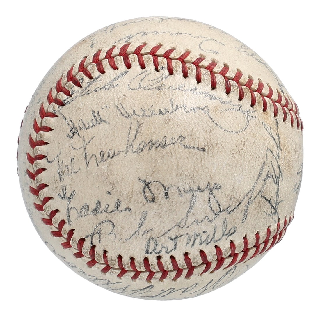 1945 Detroit Tigers Signed Baseball with Beckett COA 21 Signatures: 1945 Detroit Tigers Signed Baseball with Beckett COA 21 Signatures Celebrate baseball history with this authentic 1945 Detroit Tigers World Series Champions team-signed baseball. This official America