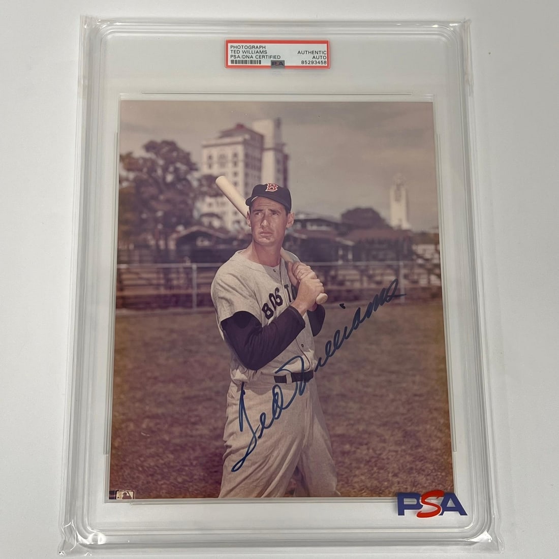 Ted Williams Autographed 8x10 Photo PSA/DNA Encapsulated Red Sox: Ted Williams Autographed 8x10 Photo PSA/DNA Encapsulated Red Sox This is an original 8x10 photo featuring the legendary Ted Williams, renowned for his remarkable career with the Boston Red Sox. The ph