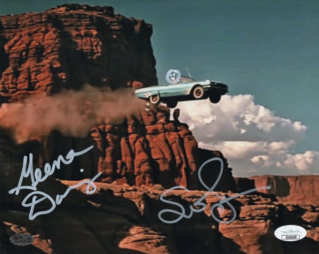 Geena Davis Susan Sarandon Dual Signed 8X10 Thelma Louise Photo JSA Authenticated: Geena Davis Susan Sarandon Dual Signed 8X10 Thelma Louise Photo JSA Authenticated This stunning 8X10 photograph features the iconic duo Geena Davis and Susan Sarandon, both of whom have personally aut