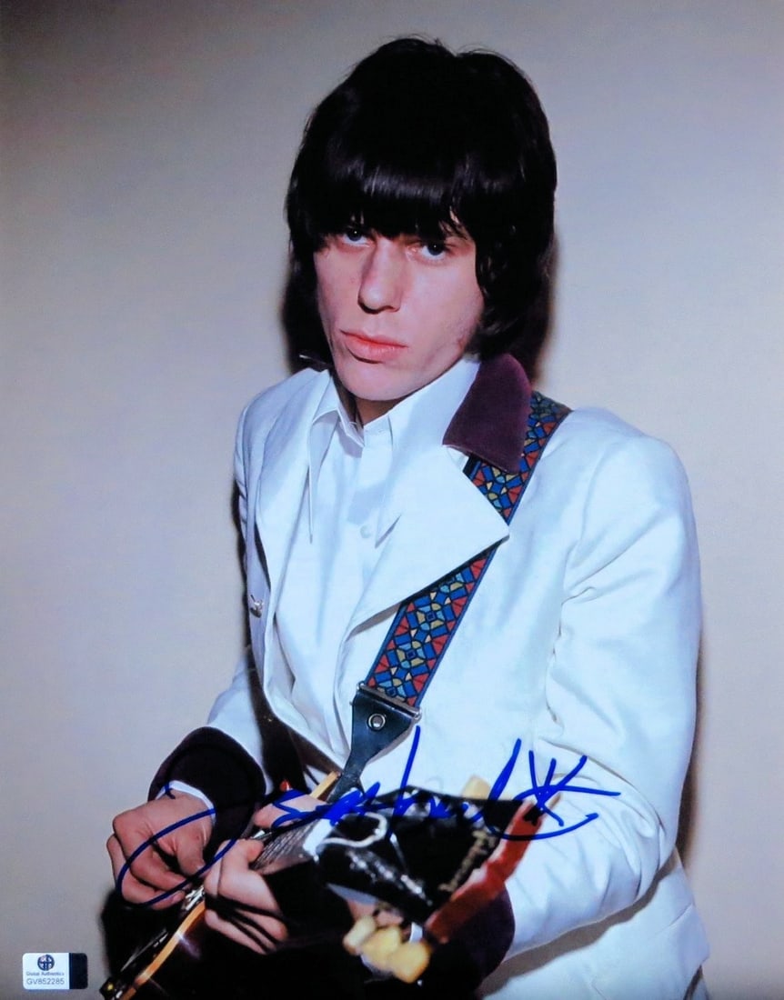 Jeff Beck Autographed 11x14 Photo Authentic Global Authentics: Jeff Beck Autographed 11x14 Photo Authentic Global Authentics This is a stunning 11x14 photograph of the legendary guitarist Jeff Beck, personally autographed by him. The signature comes authenticated