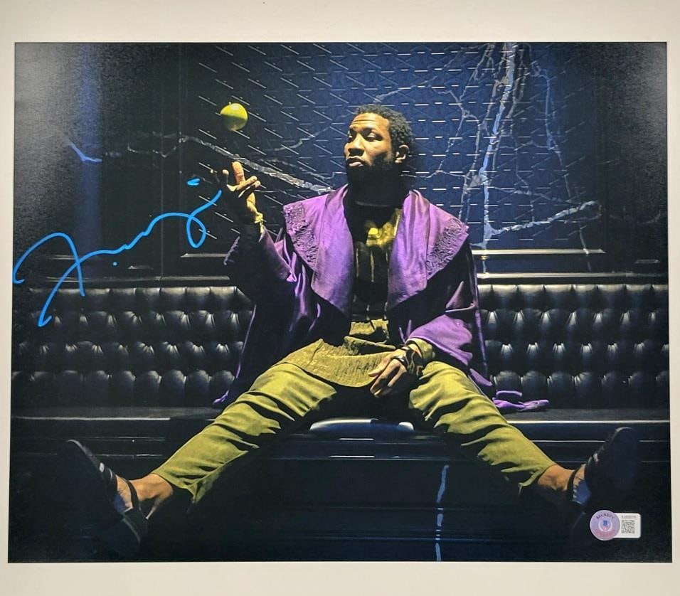Jonathan Majors Signed Loki 11x14 Photo He Who Remains Beckett Authenticated: Jonathan Majors Signed Loki 11x14 Photo He Who Remains Beckett Authenticated This is an original 11x14 photo featuring Jonathan Majors as He Who Remains from the show Loki. The photo is signed by Jona