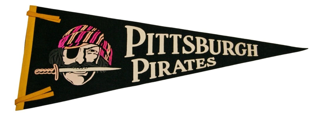 1960 Pittsburgh Pirates Baseball Pennant 29 Inch Vintage Original: 1960 Pittsburgh Pirates Baseball Pennant 29 Inch Vintage Original This is an original vintage 1960s Pittsburgh Pirates pennant, measuring 29 inches in length. Officially licensed and produced in the U