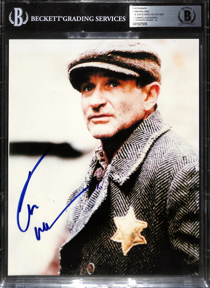 Robin Williams Signed 8x10 Photo Auto Grade 10 Beckett: Robin Williams Signed 8x10 Photo Auto Grade 10 Beckett This autographed 8x10 photograph features the late actor Robin Williams, known for his iconic role in "Jakob the Liar." The photograph is signed