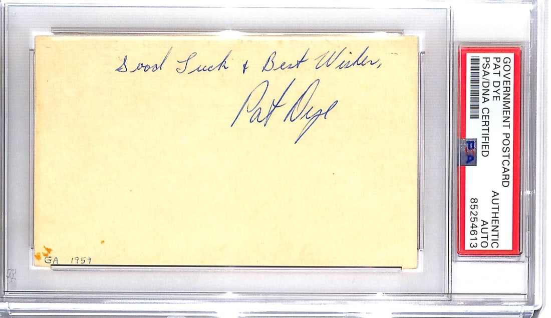 Pat Dye Signed 1960 GPC Postcard UGA Bulldogs PSA Authenticated: Pat Dye Signed 1960 GPC Postcard UGA Bulldogs PSA Authenticated This is a rare 1960 GPC postcard featuring the Georgia Bulldogs, autographed by legendary football coach Pat Dye. The postcard is an ori