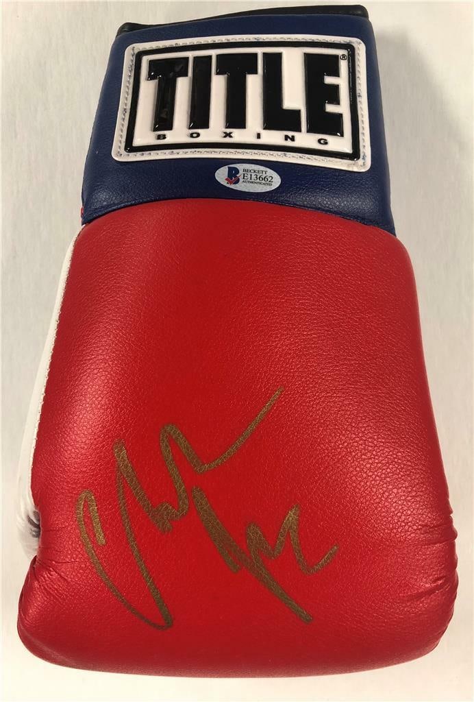 Boxing Glove Signed by Christian Bale The Fighter Beckett Authenticated (1 of 3)