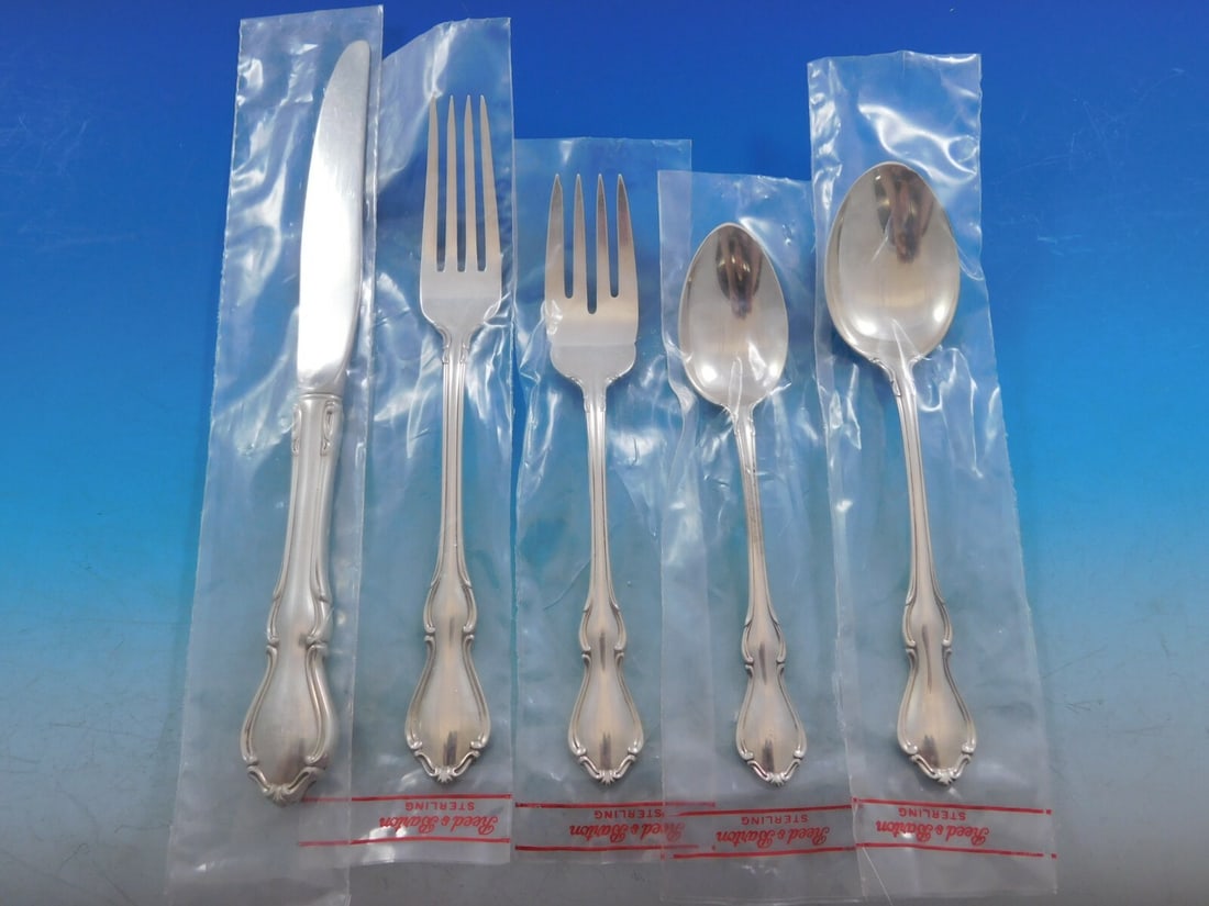 Reed & Barton Hampton Court Sterling Silver Flatware Set 33 pcs with Caddy: Reed & Barton Hampton Court Sterling Silver Flatware Set 33 pcs with Caddy Enhance your dining experience with this exquisite Hampton Court Sterling Silver Flatware Set by Reed & Barton. Comprising 33