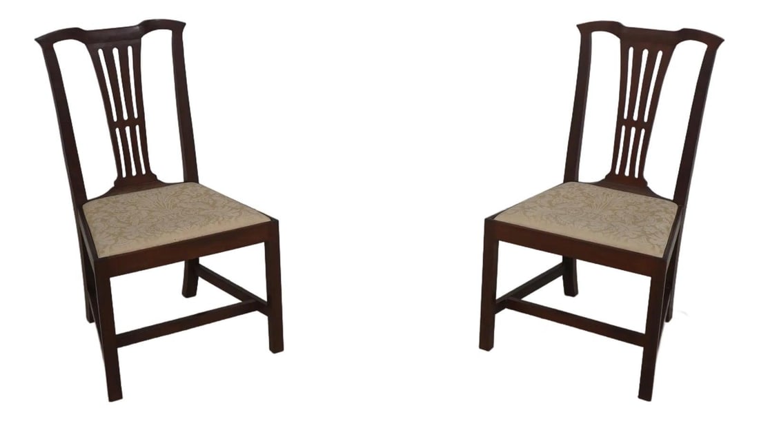 Set of 2 Mahogany Chippendale Colonial Williamsburg Inspired Chairs by Dennis Bork: Set of 2 Mahogany Chippendale Colonial Williamsburg Inspired Chairs by Dennis Bork This pair of Dennis Bork Williamsburg style chairs features a classic Chippendale design inspired by 18th-century col