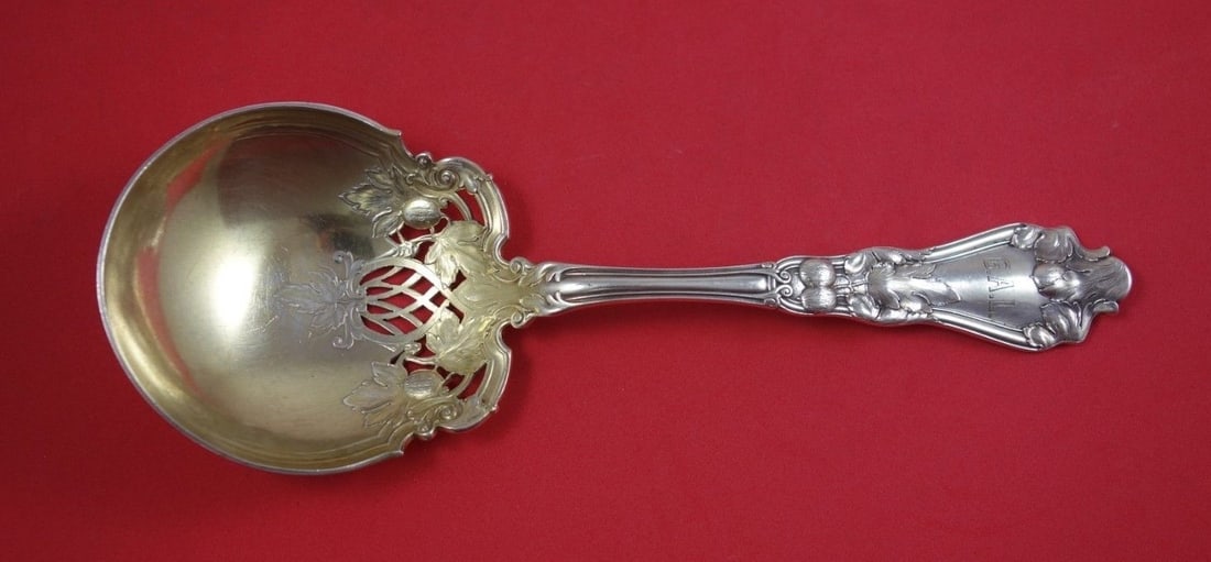 Gorham H 888 Sterling Silver Berry Pea Spoon with Leaf Design: Gorham H 888 Sterling Silver Berry Pea Spoon with Leaf Design This exquisite H 888 by Gorham berry/pea spoon is crafted from high-quality sterling silver, showcasing a beautifully detailed bowl