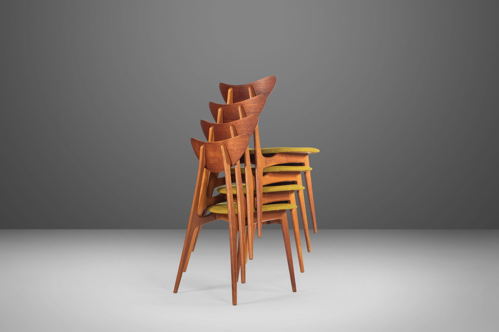 Set of 4 Fredrik Kayser Teak Dining Chairs Norway 1960s: Set of 4 Fredrik Kayser Teak Dining Chairs Norway 1960s This set of four Kay dining chairs, designed by Fredrik Kayser in Norway during the 1960s, showcases architectural lines and a perfect blend of