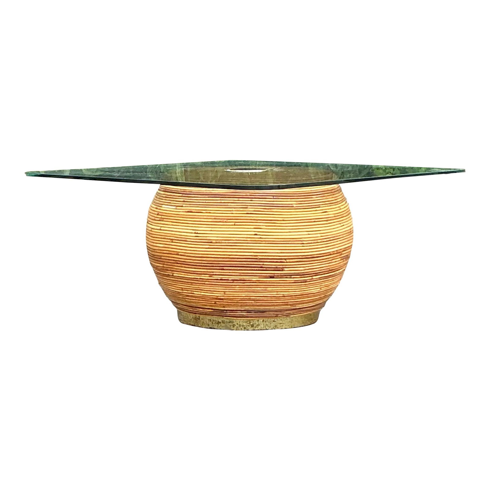 Vintage Coastal Pencil Reed Coffee Table in Natural Camel Finish: Vintage Coastal Pencil Reed Coffee Table in Natural Camel Finish Enhance your living space with this Vintage Coastal Pencil Reed Coffee Table, designed to infuse a touch of seaside charm into your hom