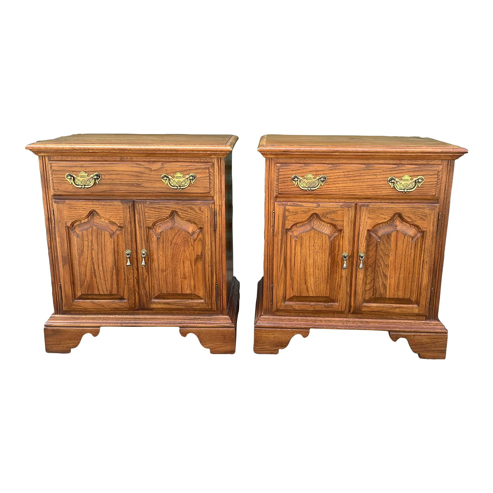 Knob Creek Solid Oak Nightstands Pair with Dovetailed Drawers: Knob Creek Solid Oak Nightstands Pair with Dovetailed Drawers Enhance your bedroom with this pair of traditional solid oak nightstands by Knob Creek. Featuring dovetailed drawers for added