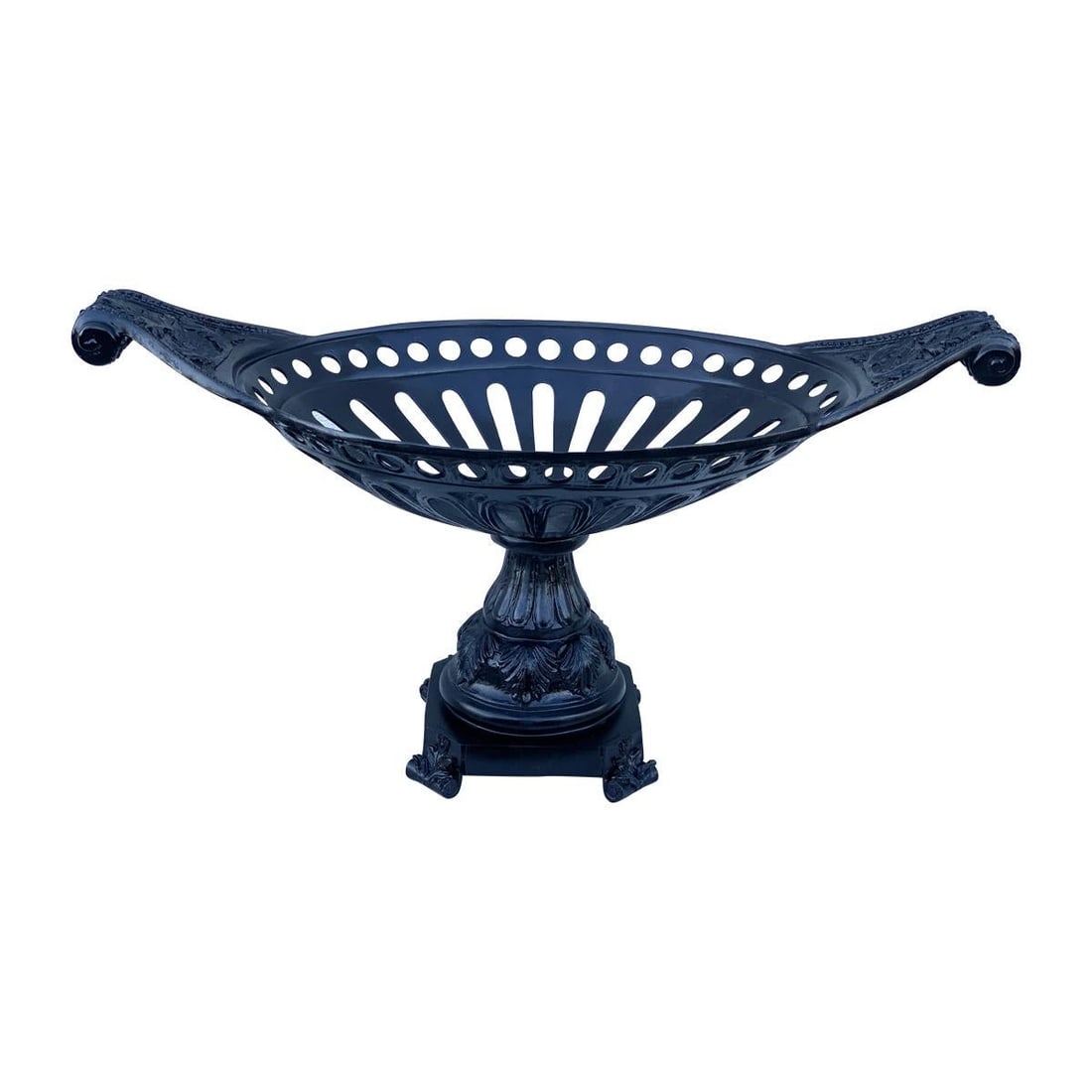 Maitland-Smith Neoclassic Garden Centrepiece Celine Dion Provenance: Maitland-Smith Neoclassic Garden Centrepiece Celine Dion Provenance This exquisite Maitland-Smith Neoclassic Garden Centrepiece is a stunning example of late 20th-century craftsmanship, originating fr