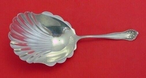 Gorham Lancaster Sterling Silver Cracker Scoop 7.5 Inch Serving Piece: Gorham Lancaster Sterling Silver Cracker Scoop 7.5 Inch Serving Piece This elegant cracker scoop is part of the Lancaster pattern by Gorham, crafted from high-quality sterling silver. Measuring 7 1/2