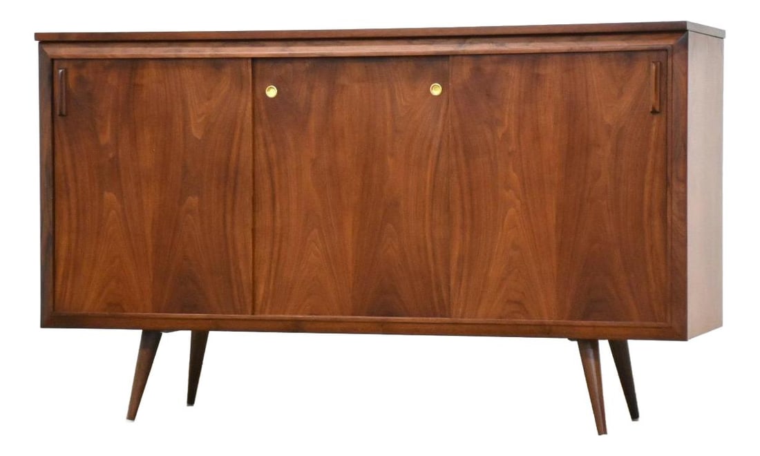 1960s Mid-Century Modern Walnut Credenza with Sliding Doors (1 of 9)