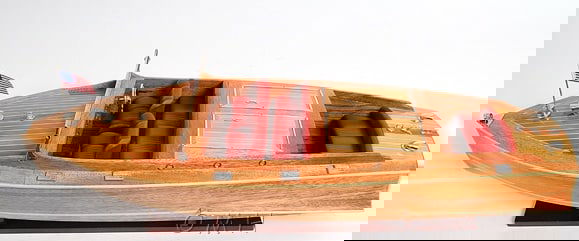 Chris Craft Runabout Model Display Replica with Brass Fittings (1 of 18)