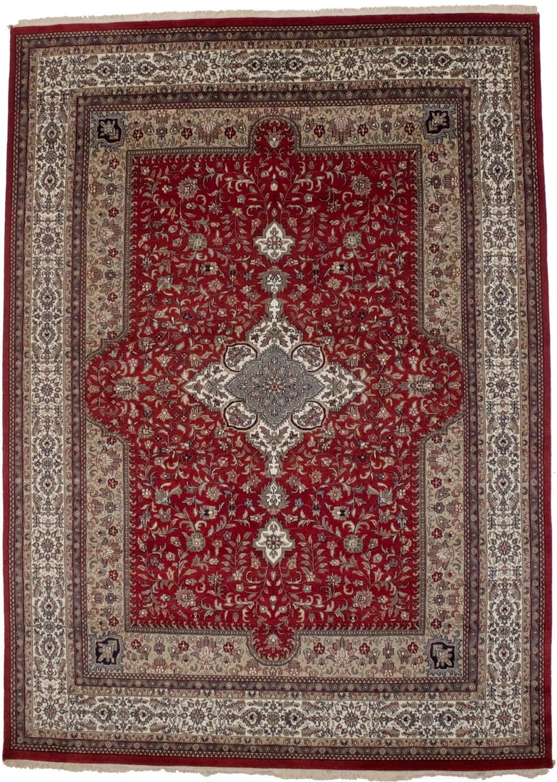 Hand-Knotted Wool 8x11 Floral Red Area Rug Modern Traditional Design: Hand-Knotted Wool 8x11 Floral Red Area Rug Modern Traditional Design This extra fine handmade red Oriental rug features a classic floral design, adding elegance to any room. Hand-knotted from quality