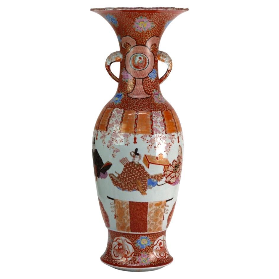 19th Century Japanese Hand Painted Porcelain Floor Vase: 19th Century Japanese Hand Painted Porcelain Floor Vase This exquisite antique Japanese floor vase from the 19th century showcases stunning hand-painted designs that reflect traditional Japanese artis