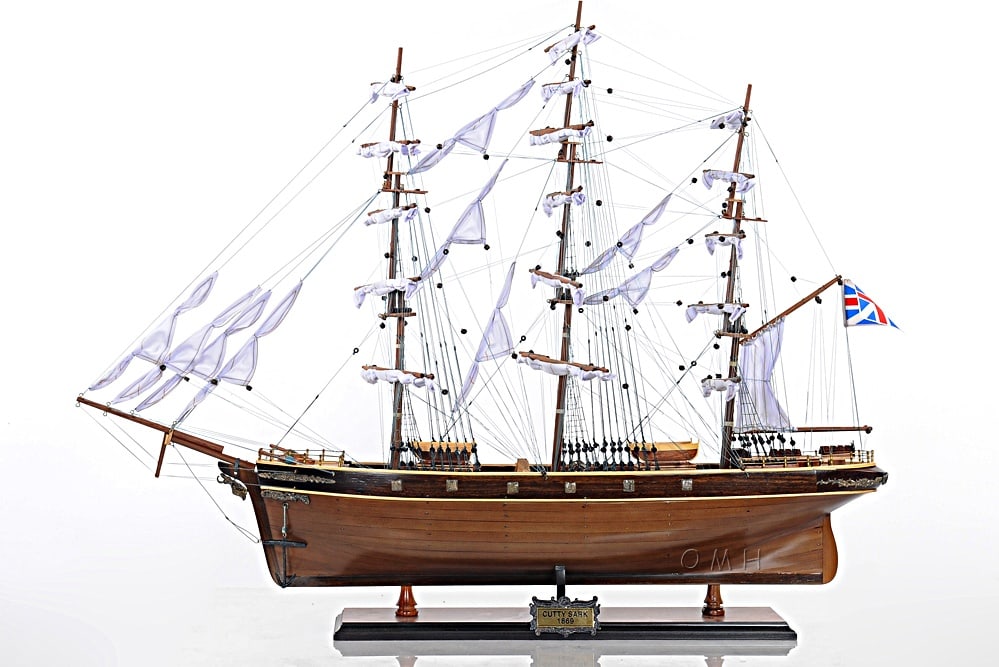 Handcrafted Cutty Sark Ship Model Nautical Decor 24.5" H (1 of 18)