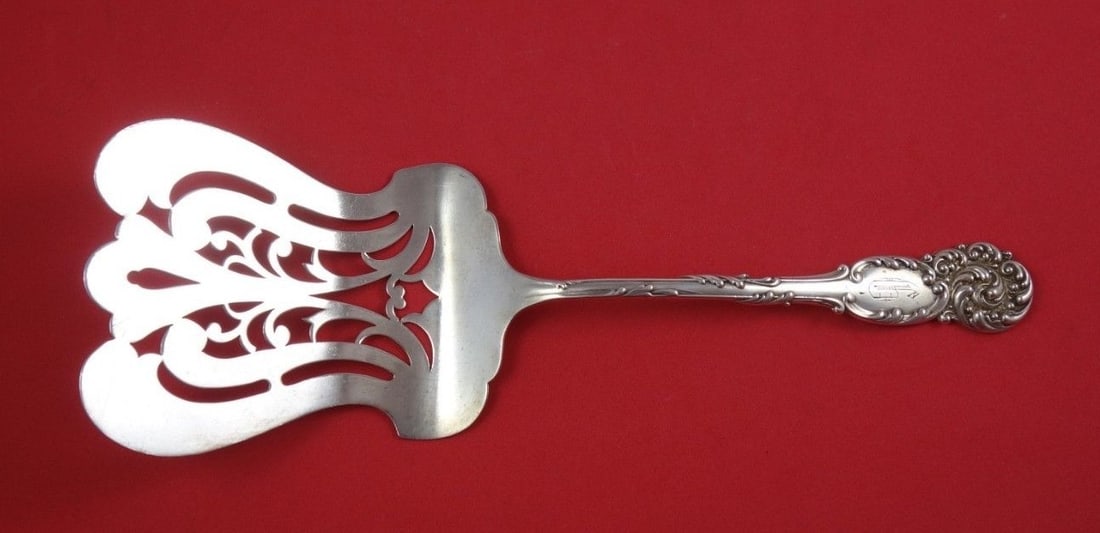 Reed and Barton La Reine Sterling Silver Asparagus Server 9.5": Reed and Barton La Reine Sterling Silver Asparagus Server 9.5" Discover the exquisite La Reine asparagus server by Reed and Barton, crafted from high-quality sterling silver. This original piece