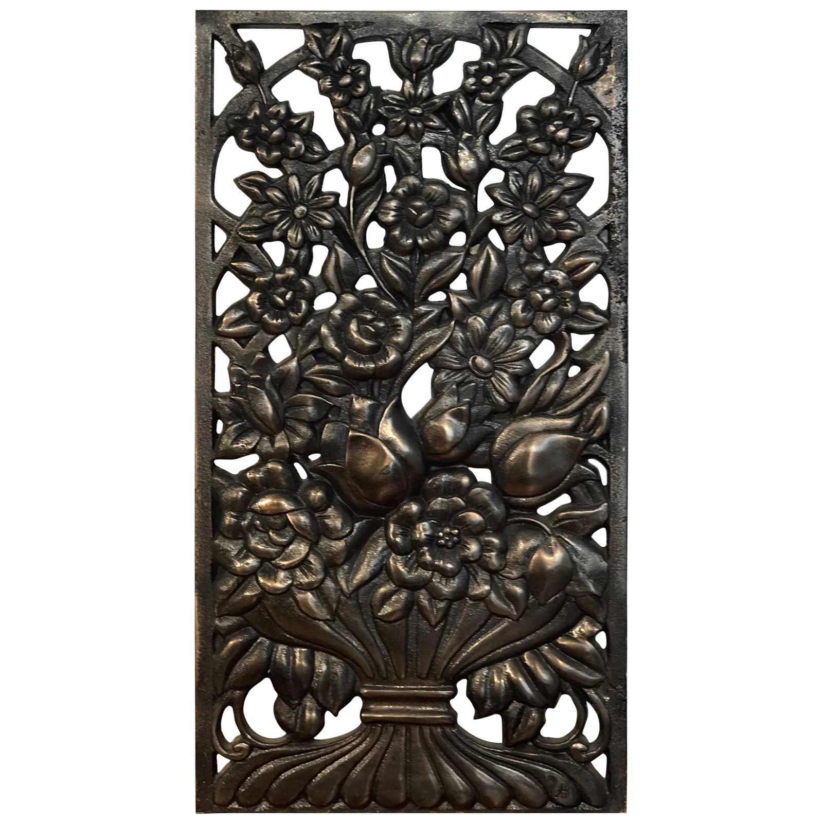 Vintage Art Deco Bronze Floral Architectural Panel from Italy: Vintage Art Deco Bronze Floral Architectural Panel from Italy This stunning Art Deco architectural panel features an exquisite floral motif, masterfully crafted from bronze. Its rectangular form is ad