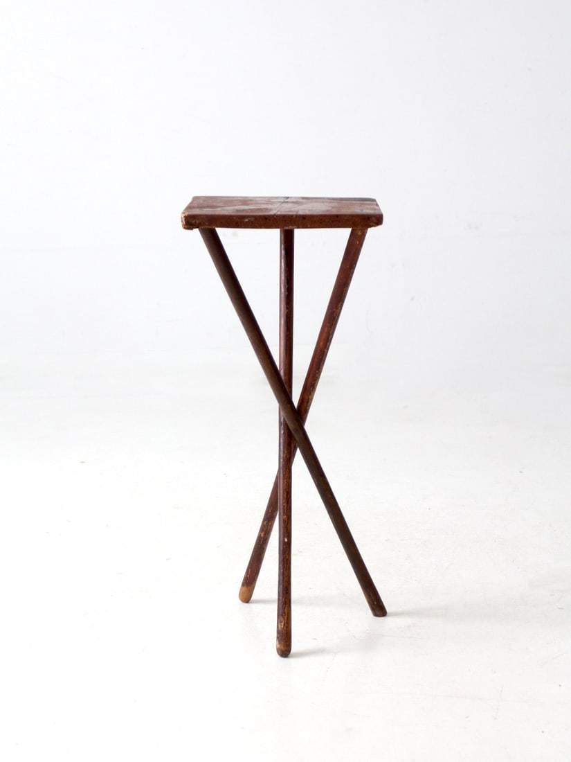 Charming Antique Rustic Pine Tripod Side Table with Folk Art Design (1 of 11)