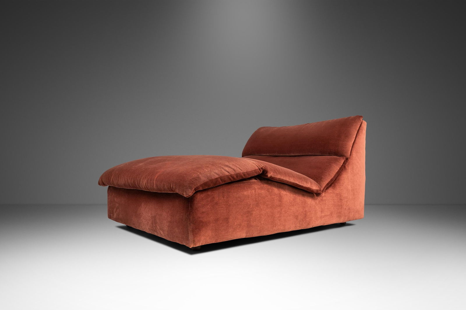 Vintage 1986 Mid-Century Hollywood Regency Wave Chaise Lounge Salmon Pink Velvet: Vintage 1986 Mid-Century Hollywood Regency Wave Chaise Lounge Salmon Pink Velvet This Mid-Century Post Modern Hollywood Regency "Wave" Chaise Lounge is a stunning piece upholstered in salmon pink velv