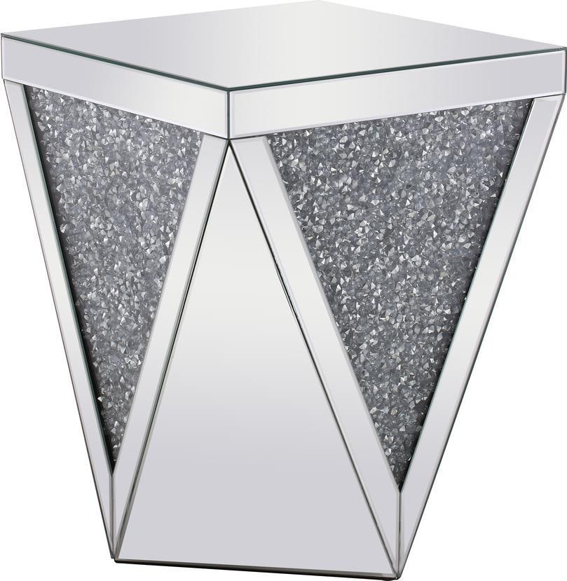 Elegant Lighting Crystal End Table 23H Clear Finish: Elegant Lighting Crystal End Table 23H Clear Finish Introducing the Elegance in Glass Crystal End Table, a stunning addition to your living space. This exquisite piece features a clear crystal design