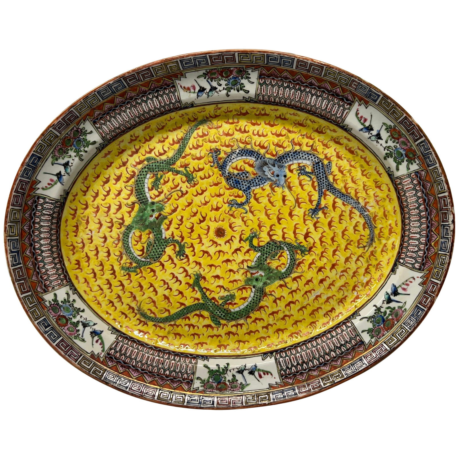 19th Century Chinese Export Famille Jaune Dragon Platter: 19th Century Chinese Export Famille Jaune Dragon Platter This exquisite 19th Century Chinese Export Famille Jaune Imperial Dragon Platter showcases a stunning design featuring three imperial dragons i