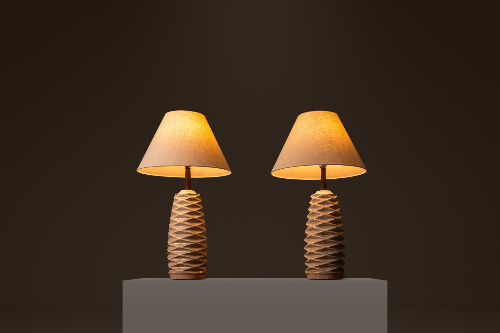 Mid-Century Modern Ceramic Table Lamps Set 17" Shades Walnut Neck USA 1960s (1 of 10)