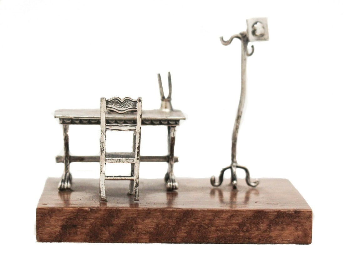 Intricate 925 Sterling Silver Miniature Office Desk 2.5 x 3 Inches: Intricate 925 Sterling Silver Miniature Office Desk 2.5 x 3 Inches This exquisite miniature office desk is crafted from fine 925 sterling silver, showcasing intricately detailed designs that highlight