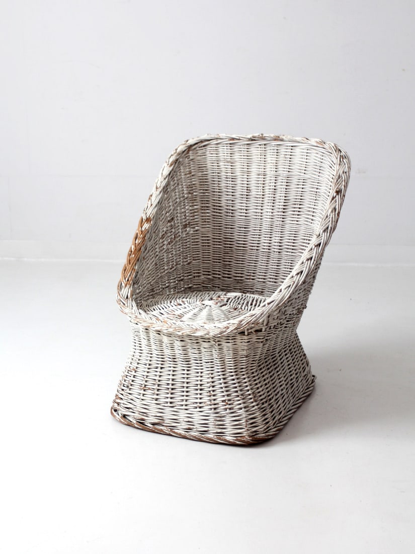 Charming Vintage White Wicker Bucket Chair with Pedestal Base (1 of 17)