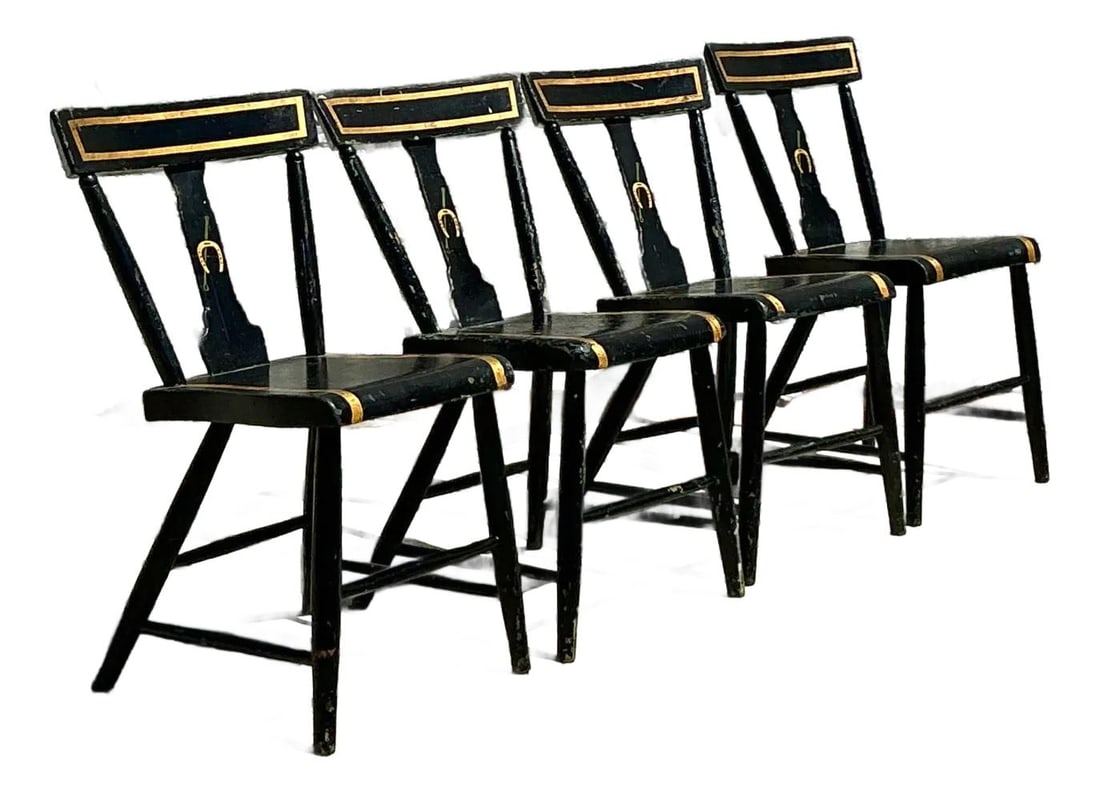 Set of 4 Vintage Regency Horseshoe Chairs with Black and Gold Finish: Set of 4 Vintage Regency Horseshoe Chairs with Black and Gold Finish Enhance your space with this exquisite set of four vintage Regency plank seat horseshoe chairs. Each chair showcases a striking bla
