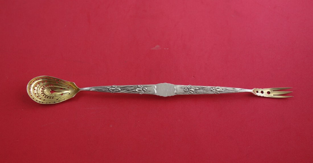 Tiffany & Co. Vine Sterling Silver Olive Spoon Fork Iris Motif with Certificate: Tiffany & Co. Vine Sterling Silver Olive Spoon Fork Iris Motif with Certificate Discover a stunning piece of history with this Vine by Tiffany Sterling Silver Olive Spoon and Fork, featuring an exquis