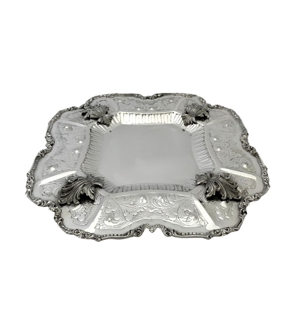 Italian 925 Sterling Silver Handmade Leaf Applique Square Tray 11.25 Inches: Italian 925 Sterling Silver Handmade Leaf Applique Square Tray 11.25 Inches This exquisite square tray is crafted from fine Italian 925 sterling silver, showcasing a unique handmade leaf applique chas