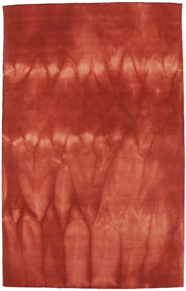 Modern Hand-Tufted 5X8 Wool Rug in Rusty Red Tie-Dye Design: Modern Hand-Tufted 5X8 Wool Rug in Rusty Red Tie-Dye Design Enhance your living space with this stunning tie-dye design area rug, measuring 5'0" x 8'0". Crafted from plush wool, this hand-tufted rug f