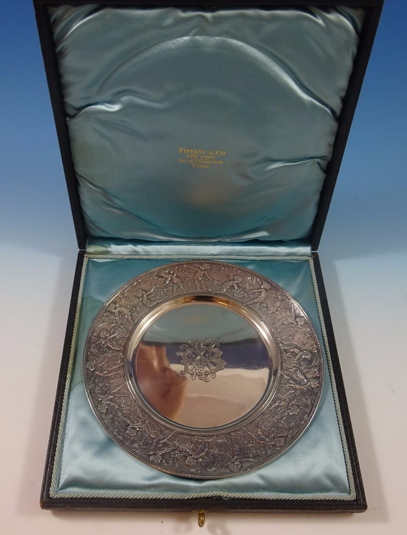 Tiffany and Co 1873-91 Sterling Silver Plate with Cherubs in Fitted Box: Tiffany and Co 1873-91 Sterling Silver Plate with Cherubs in Fitted Box Presenting a stunning Tiffany and Co Sterling Silver Plate, beautifully crafted between 1850 and 1899. This exquisite piece feat