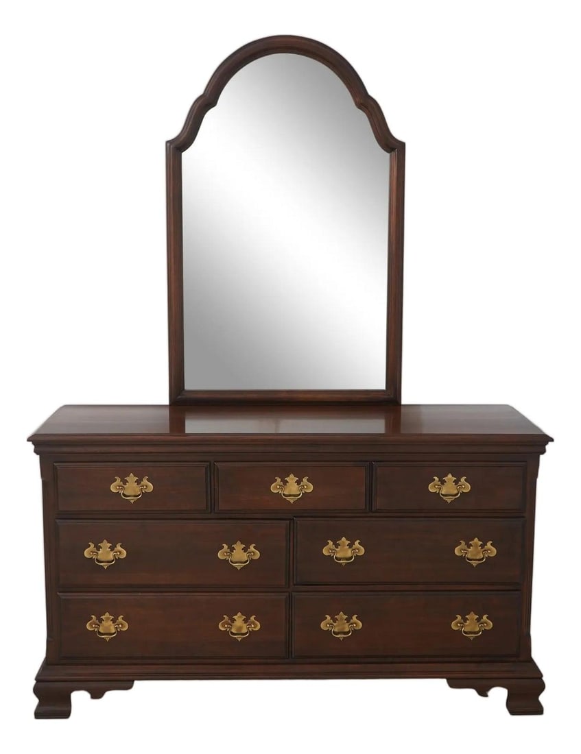 Chippendale Style Cherry Wood Dresser With Mirror And Seven Drawers (1 of 10)