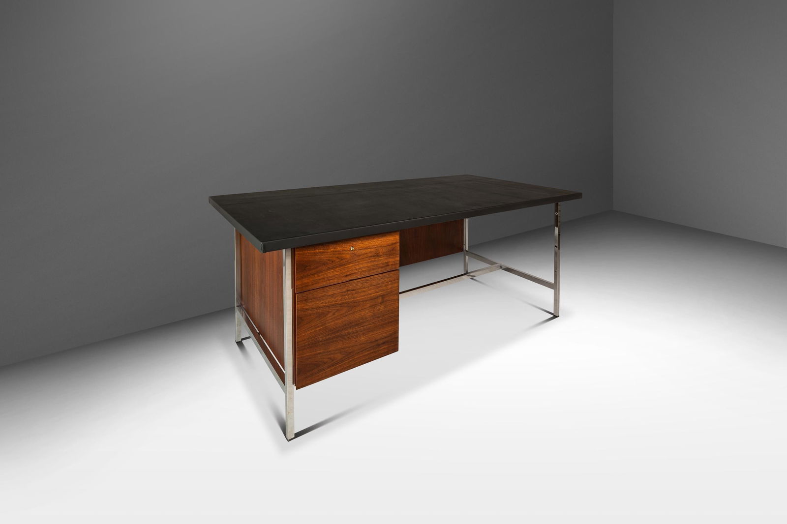 Florence Knoll Walnut Chrome Executive Desk with Italian Leather Top 1960s (1 of 18)