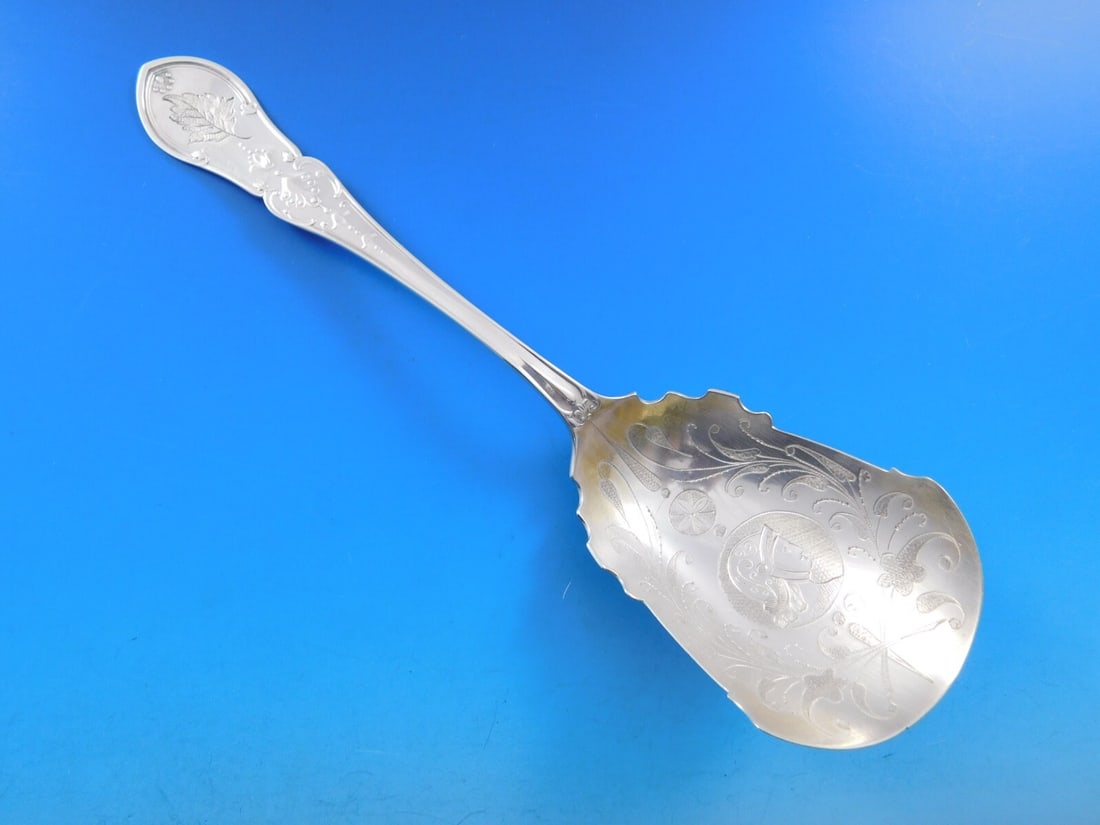 Shiebler Dew Drop Sterling Silver Cracker Scoop 9.5" Warrior Medallion (1 of 4)