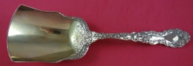 Gorham Imperial Chrysanthemum Sterling Silver Vermeil Cracker Scoop 8 7/8": Gorham Imperial Chrysanthemum Sterling Silver Vermeil Cracker Scoop 8 7/8" This exquisite cracker scoop is crafted from sterling silver with a vermeil finish, showcasing the elegant Imperial Chrysanth