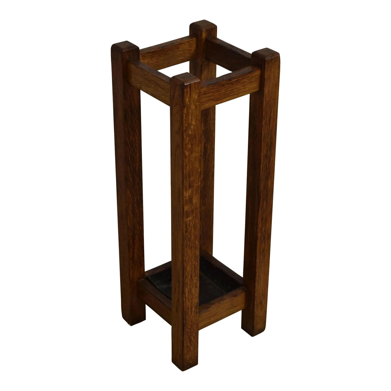 Antique Mission Oak Umbrella Stand Arts and Crafts Style: Antique Mission Oak Umbrella Stand Arts and Crafts Style This Vintage Mission Oak Umbrella Stand, dating from approximately 1900-1910, showcases a beautiful Arts & Crafts style design. It features a c