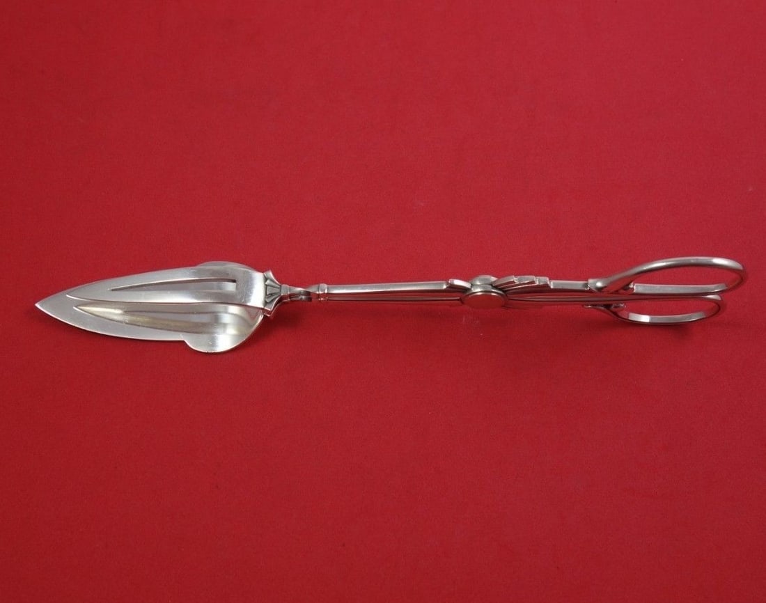 Georg Jensen Bernadotte Sterling Silver Pastry Tongs 8.5 Inch Vintage Serving Piece: Georg Jensen Bernadotte Sterling Silver Pastry Tongs 8.5 Inch Vintage Serving Piece Introducing the exquisite Bernadotte pastry tongs by Georg Jensen, a stunning serving piece crafted from high-qualit