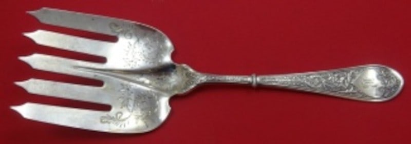 Sterling Silver Fish Fork Raphael Pattern Brite-Cut 9 Inch: Sterling Silver Fish Fork Raphael Pattern Brite-Cut 9 Inch This sterling silver fish serving fork features the Raphael pattern by Gorham and has a brite-cut finish. Measuring 9 inches in length, it wa