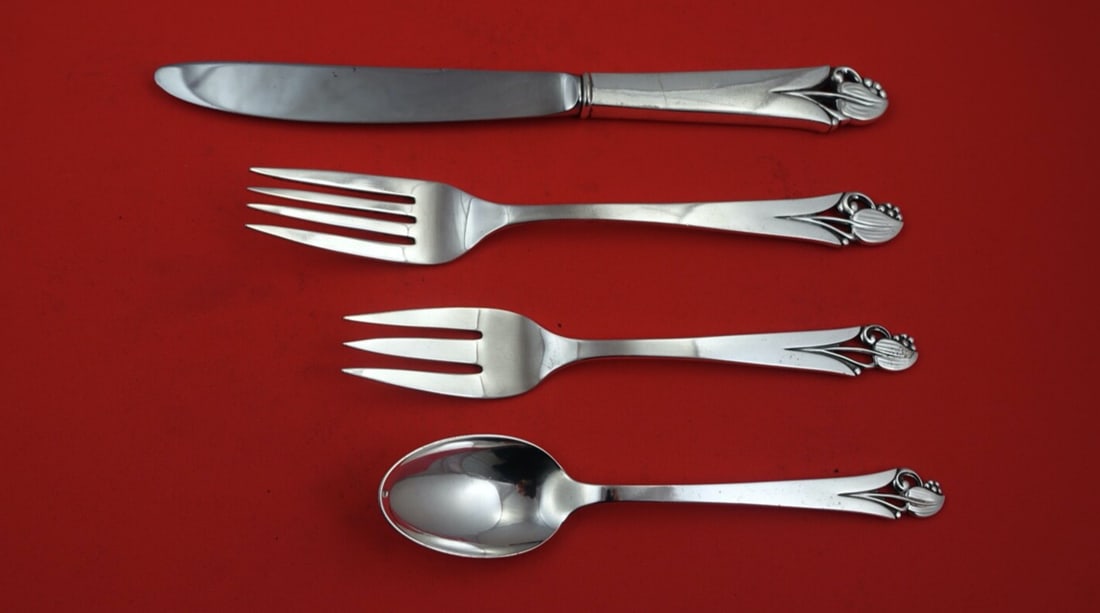 Frank Smith Woodlily Sterling Silver 4pc Dinner Place Setting: Frank Smith Woodlily Sterling Silver 4pc Dinner Place Setting Enhance your dining experience with this exquisite 4-piece dinner size place setting from the Woodlily pattern by Frank Smith. Crafted fro