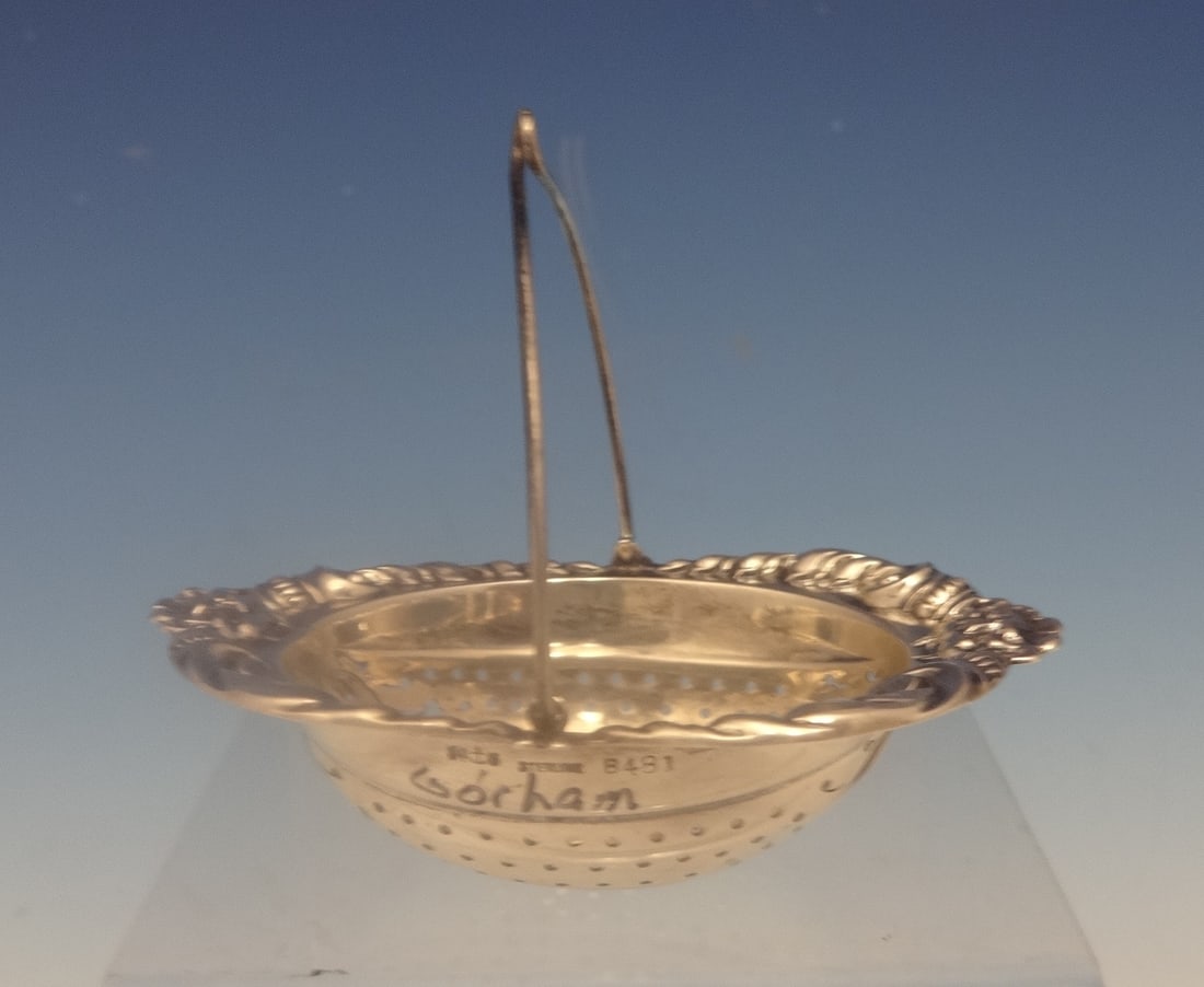 Gorham Baronial Old Sterling Silver Tea Strainer Lion Face 1890s: Gorham Baronial Old Sterling Silver Tea Strainer Lion Face 1890s This exquisite tea strainer is a stunning example of the Baronial Old design by Gorham, crafted from high-quality sterling silver. Feat