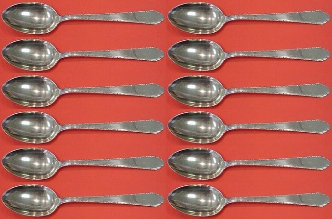 Lunt William and Mary Sterling Silver Soup Spoon Set 12 Pieces: Lunt William and Mary Sterling Silver Soup Spoon Set 12 Pieces This exquisite 12-piece set of place soup spoons is crafted from high-quality sterling silver, featuring the elegant William and Mary pat