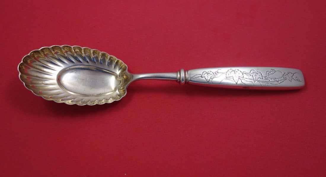 Tiffany & Co. Sterling Silver Berry Spoon Shell Bowl Vintage 1850-1899 (1 of 8)