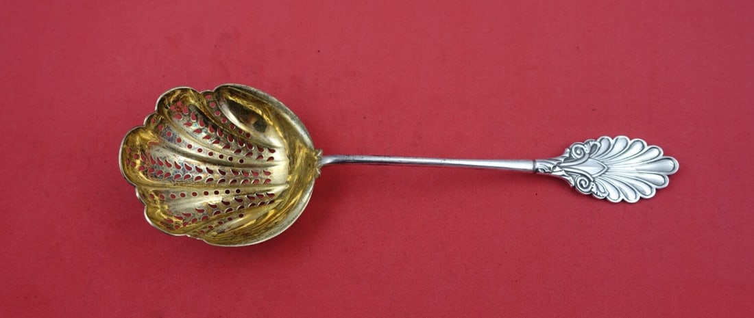 Grecian Pattern Gorham Sterling Silver Gold Washed Pea Spoon 8.5 inches: Grecian Pattern Gorham Sterling Silver Gold Washed Pea Spoon 8.5 inches This exquisite Grecian pea spoon by Gorham is crafted from high-quality sterling silver with a beautiful gold wash finish. Measu