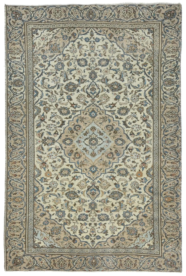 Vintage Hand-Knotted Wool Oriental Rug 5'11 x 8'9 Floral Design: Vintage Hand-Knotted Wool Oriental Rug 5'11 x 8'9 Floral Design This exquisite hand-knotted semi-antique Oriental rug showcases a muted, distressed style that complements a variety of interior spaces.